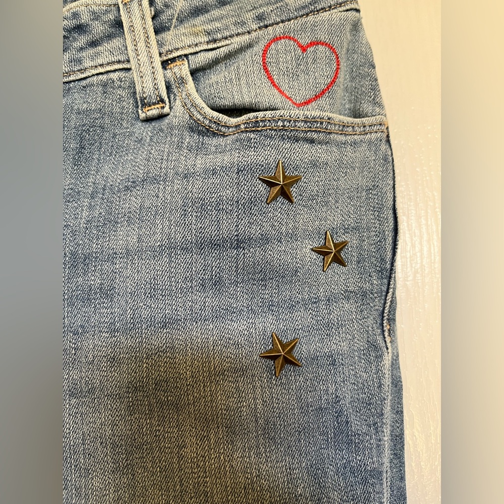 Levi's Light Blue Skinny Jeans with Star and Heart Details - Picture 3 of 10